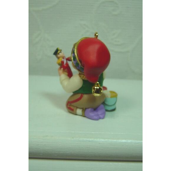 VINTAGE HALLMARK ORNAMENT ARCTIC ARTIST PAINTING ELF-FROM 1999 - Picture 3 of 4